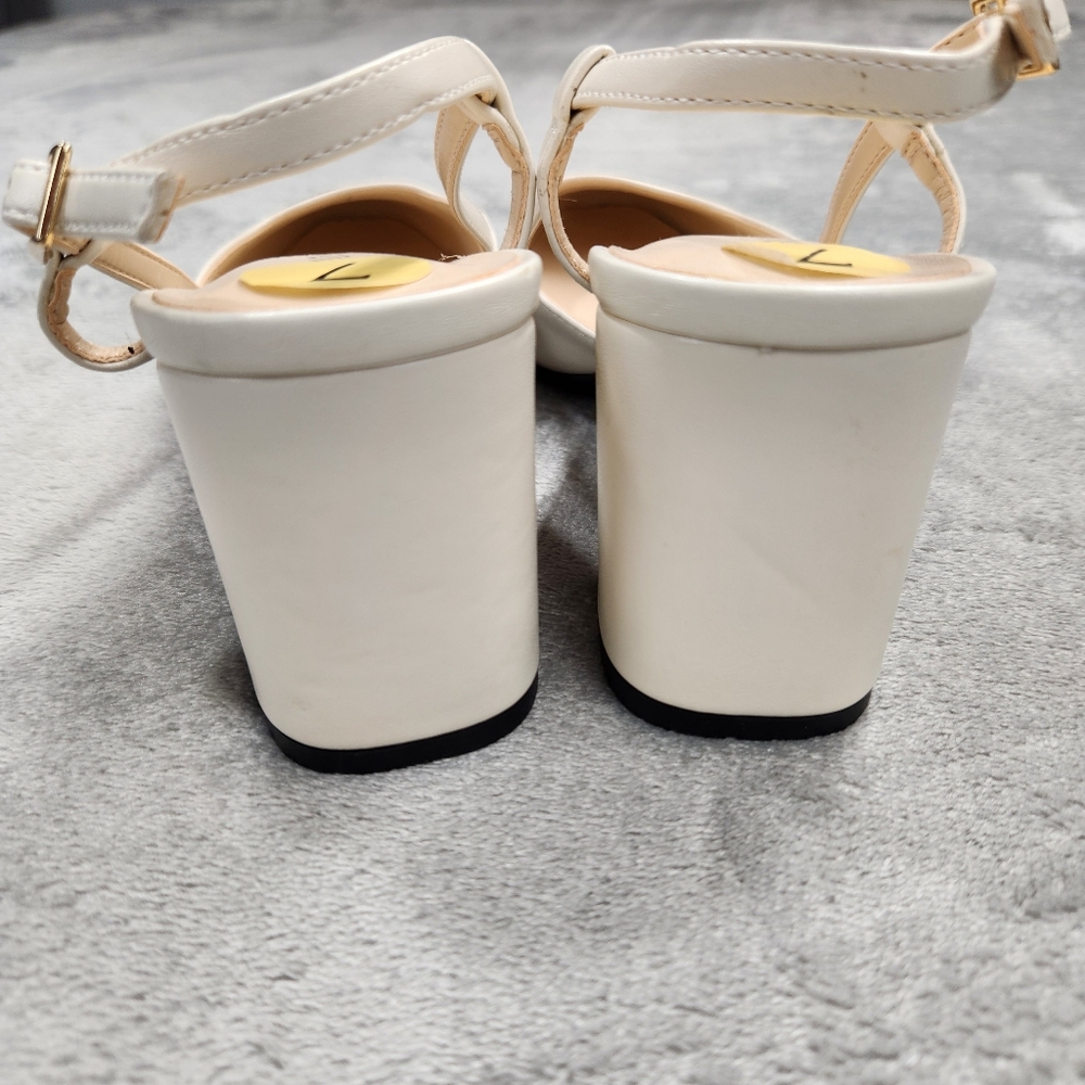 Nine West Unda Dress Pumps, New Without Tags, Block,Covered heel 2.4" - Picture 5 of 7